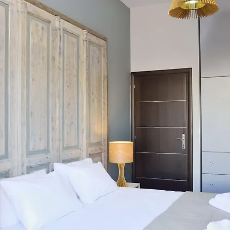 Elia Seaside 하니아